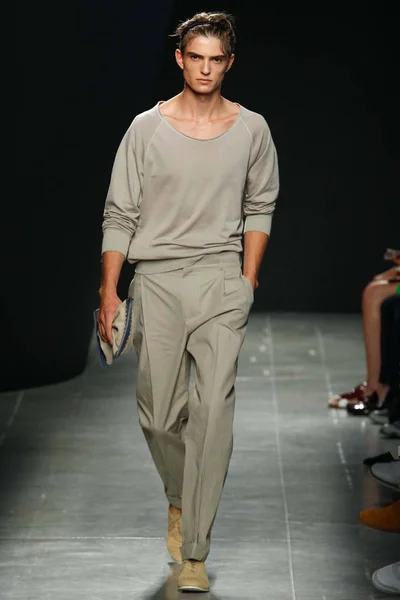Look 40